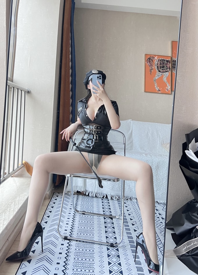 120斤的小王同学-女教官[71P2V-1.5GB]