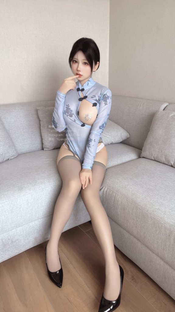 Nyako喵子 NO.073 自撮り31 灰丝旗袍[55P1V-649MB]VIP