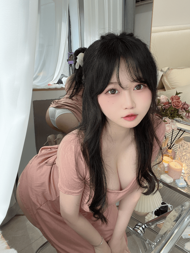 是依酱吖 丰满诱人写真作品套图合集[持续更新2026.05.07]