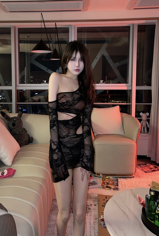 奔跑的晶螺儿-透视蕾丝装 [26P3V-175MB]