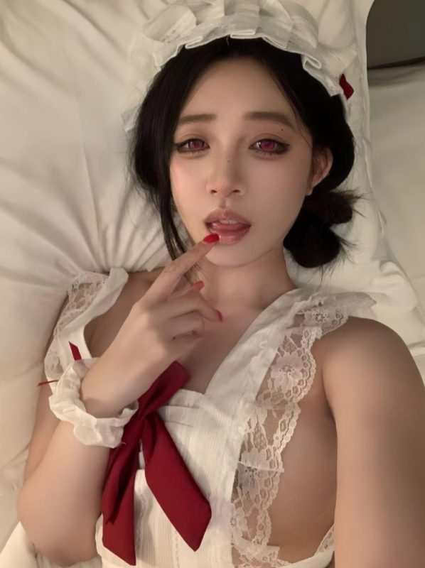 鹅鹅-白色蕾丝情趣女仆装[16P7V-60MB]-COS神图
