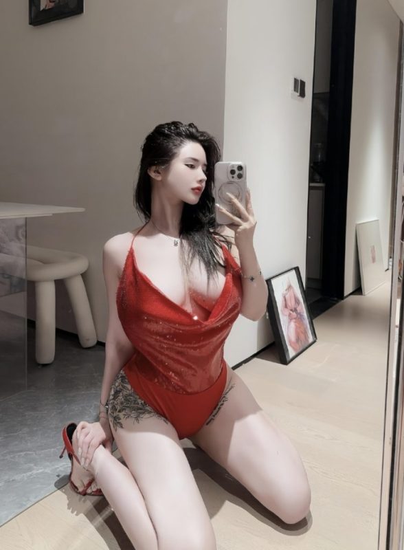 阿色-红色低胸[8P1V-47MB]-COS神图