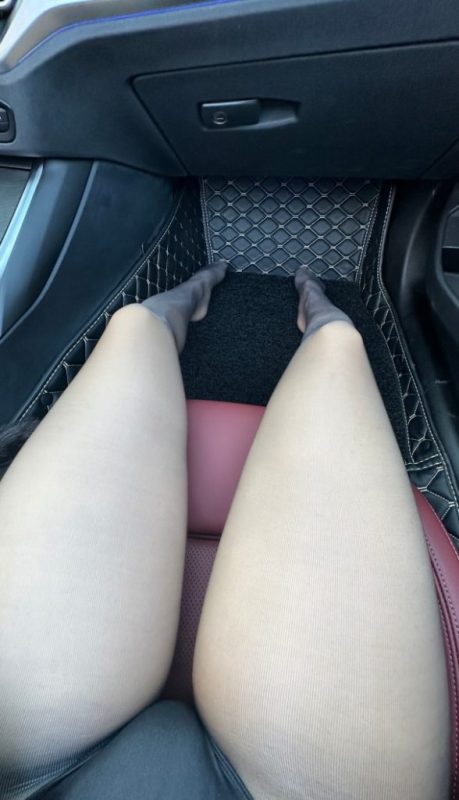 俏妞qiaoniuTT-车库美人 [42P1V-271M]-COS神图
