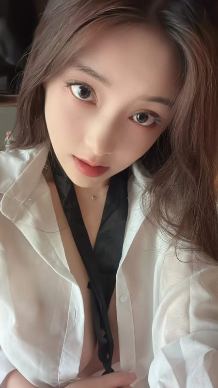 奶雯-九月系列 [24P-40M]-COS神图